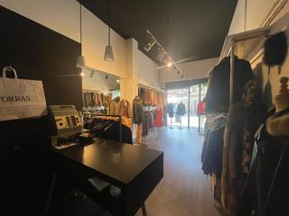 Business premise in Centre. Local junto iglesia mayor