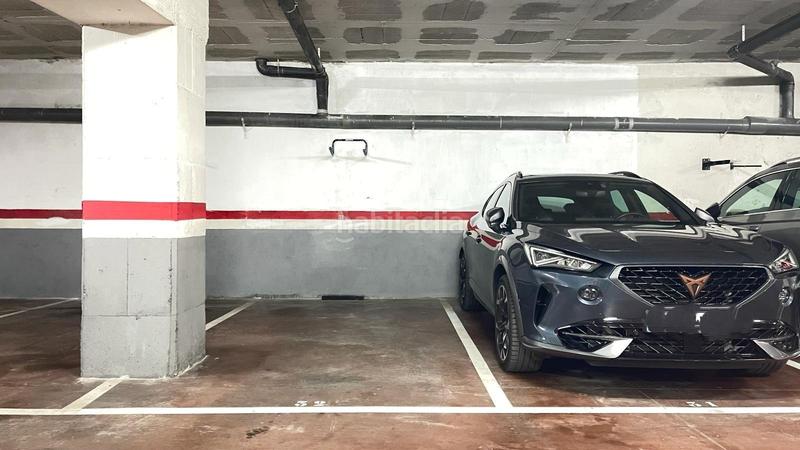 Foto e626ba9a-3a71-4d75-8c62-c01fc5f82f1e. Parking coche parking en calle mayor en Riu Nord Santa Coloma de Gramenet