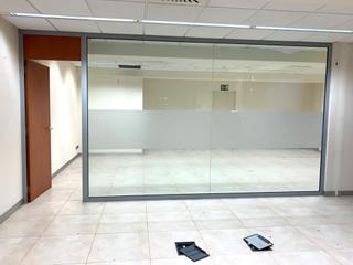 Business premise in Centre. Local comercial en rambla