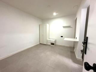Gebäude in Fondo. Inversoresedificio de apartamentos