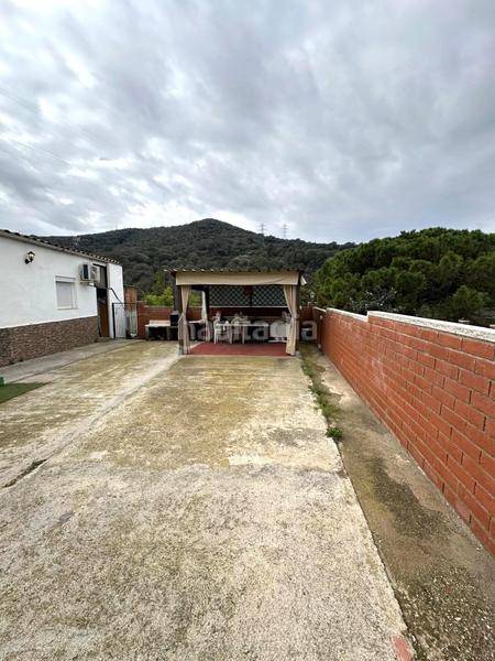 Foto 5b2e9ac3-e869-4463-91f1-eb165ec130e1. Casa especial inversores en Reixac - Vallensana Baixa Montcada i Reixac