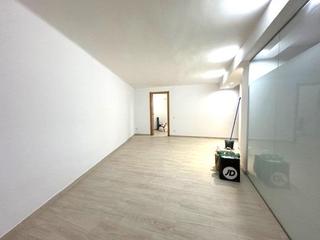 Local Comercial a Singuerln. Local en calle baleares