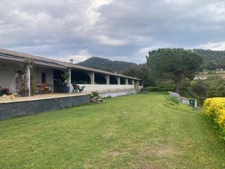 Terreny residencial a Bigues i Riells. Finca con hipica