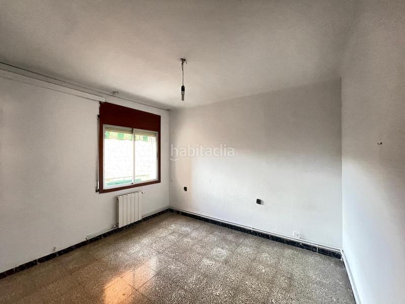 Foto 00869835-5af6-4a3a-bf02-86c06ec6517e. Piso  junto calle irlanda en Fondo Santa Coloma de Gramenet
