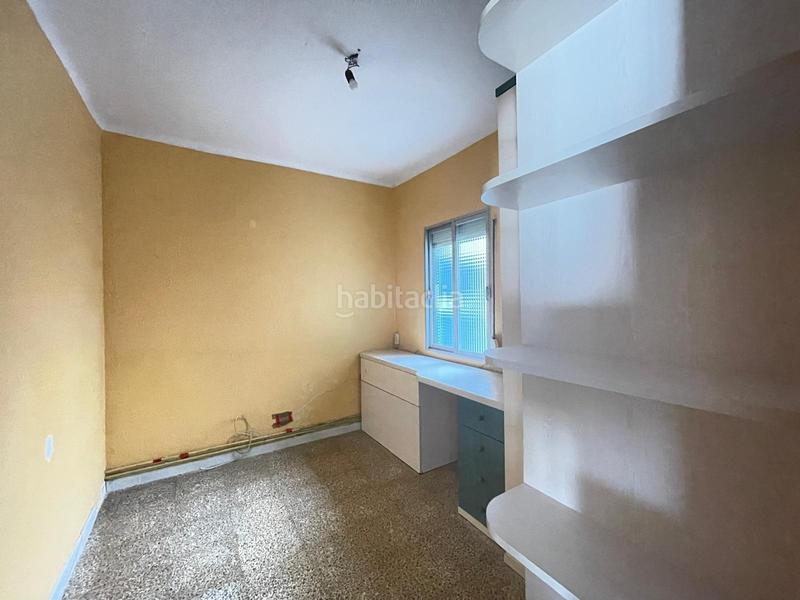 Foto 139c988c-a100-47a6-ad8b-cf040f8340ab. Piso  junto calle irlanda en Fondo Santa Coloma de Gramenet