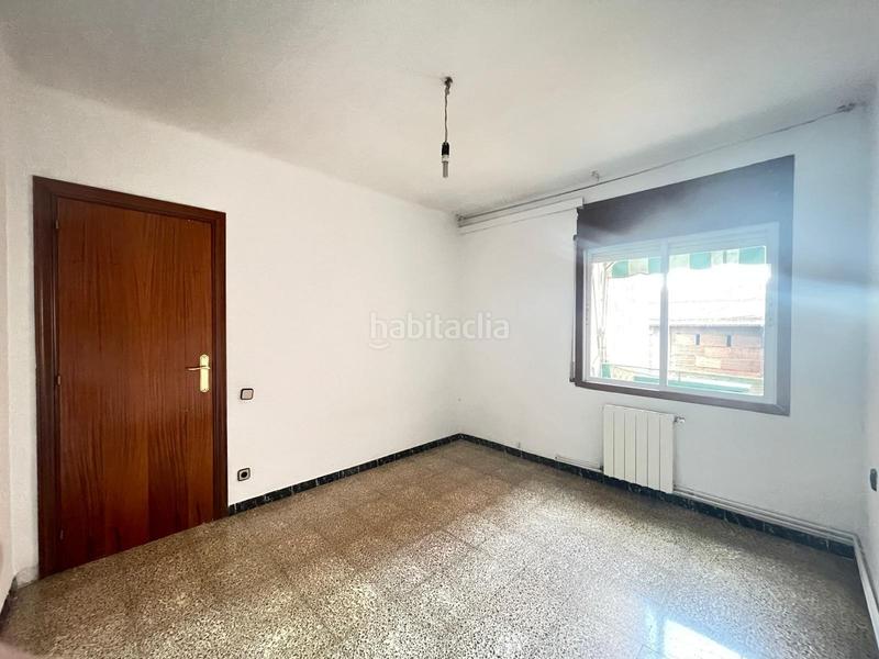 Foto bcbdb914-4701-4e15-8626-8e00d0d0ed9b. Piso  junto calle irlanda en Fondo Santa Coloma de Gramenet