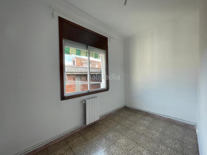 Foto e96bbc0b-7f0d-4dc5-be3c-e8103921d04d. Piso  junto calle irlanda en Fondo Santa Coloma de Gramenet