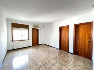Pis a Can Mariner. Piso junto calle irlanda