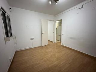 Piso en Puigfred. Piso junto metro fondo