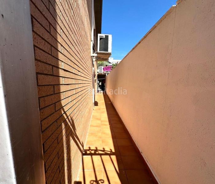 Foto 57a6c597-de12-4da3-86df-0c0b3aa12122. Casa  en calle genova en Llatí Santa Coloma de Gramenet