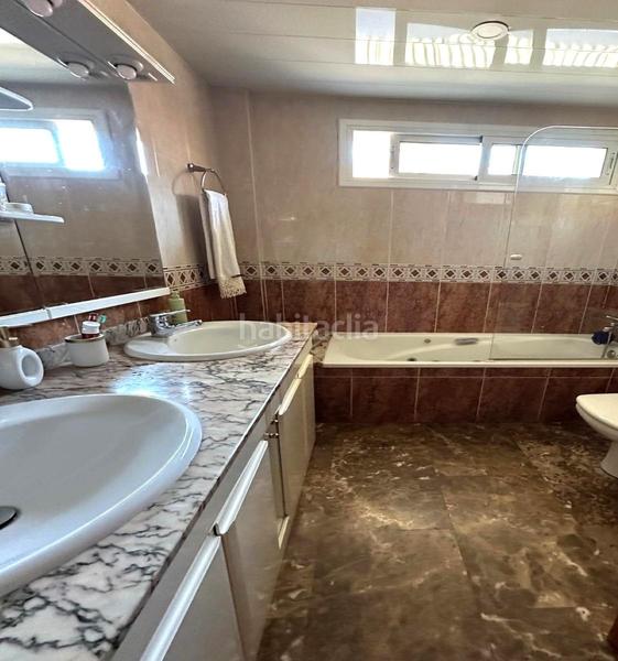 Foto 5b30c78b-1a81-44c4-9e57-bd07b0fe0c4b. Casa  en calle genova en Llatí Santa Coloma de Gramenet