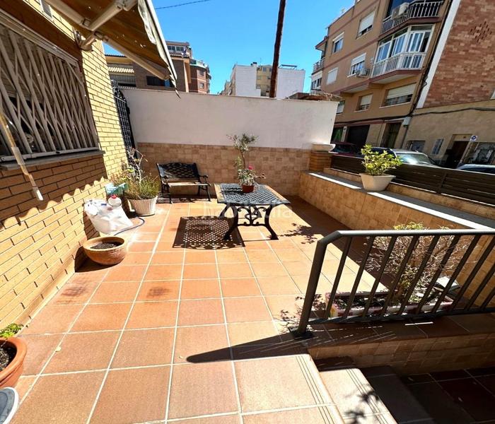 Foto ef584cb1-7409-40e9-a054-9ac5f00773a2. Casa  en calle genova en Llatí Santa Coloma de Gramenet