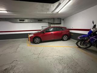 Aparcament cotxe a Sistrells. Parking en sistrells
