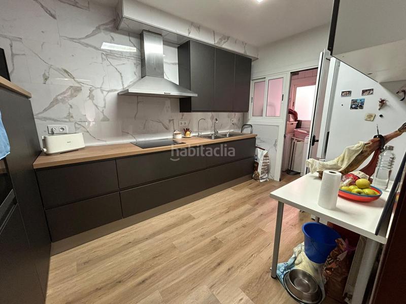 Foto f88aa1de-cb05-4b06-9390-daee51df8164. Pis amb calefacció a Centre Santa Coloma de Gramenet