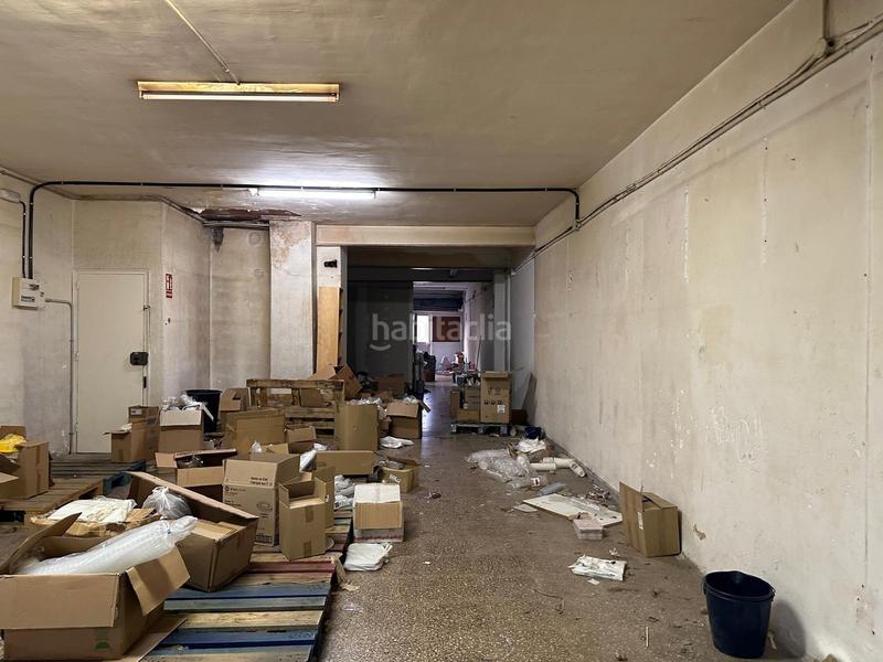 Foto 180716a4-acbc-46b4-b2bf-b2bf995e11d0. Local comercial local en circunvalacion en La Salut Badalona