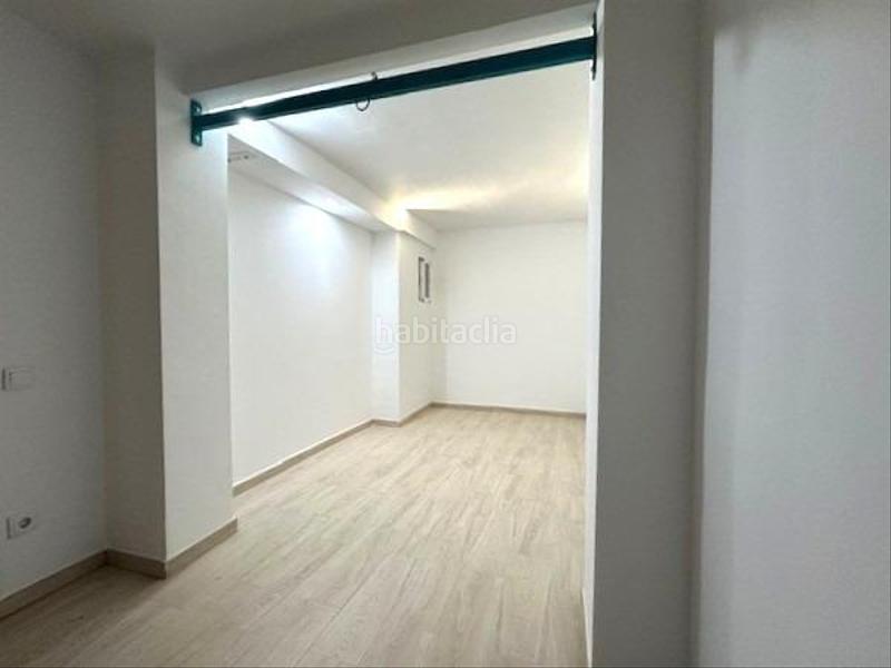 Foto 78d34656-7194-4dc3-881a-c3d8f254bb49. Monolocale in Singuerlín Santa Coloma de Gramenet