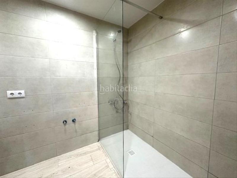 Foto f2fad1b6-3e2d-4a47-9114-18f6c8410199. Monolocale in Singuerlín Santa Coloma de Gramenet