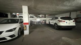 Aparcament cotxe a Centre. Parking junto rambla san sebastian