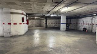 Lloguer Aparcament cotxe a Centre. Plaza de parking junto plaza de la vila