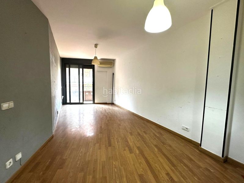 Foto a44f70f9-8137-4b40-8ba0-ebf5f17490a7. Edificio oportunidad de inversión en edificio en la Trinitat Vella, 500.000 en Barcelona