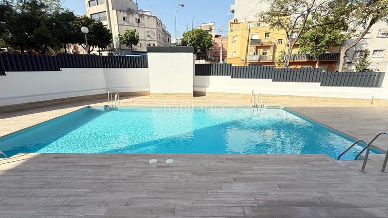 Foto f54ee8c0-8c34-4607-86d8-65d12bb4272b. Affitto appartamento con piscina in Lloreda Badalona