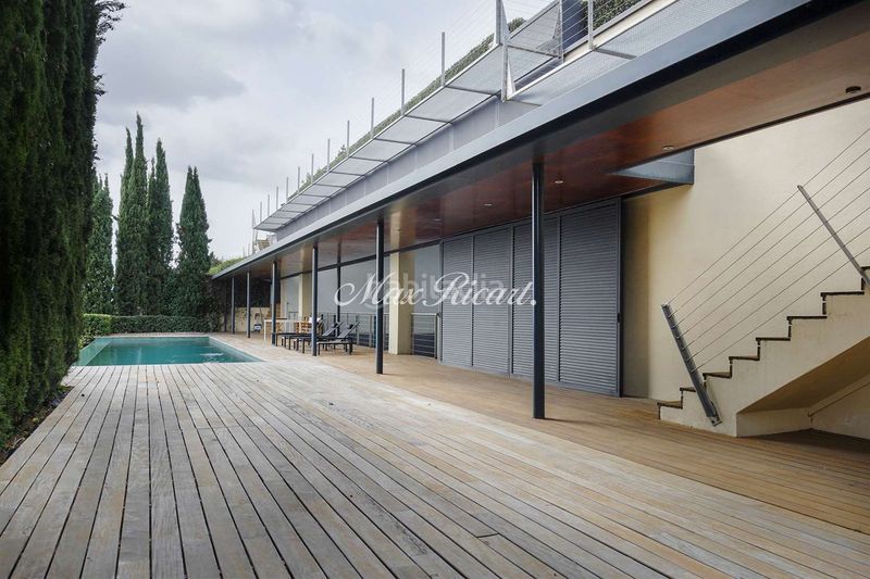 Foto 087a957d-75d4-4a4a-aacd-368e262110bc. Casa amb calefacció aparcament piscina a Sarrià Barcelona