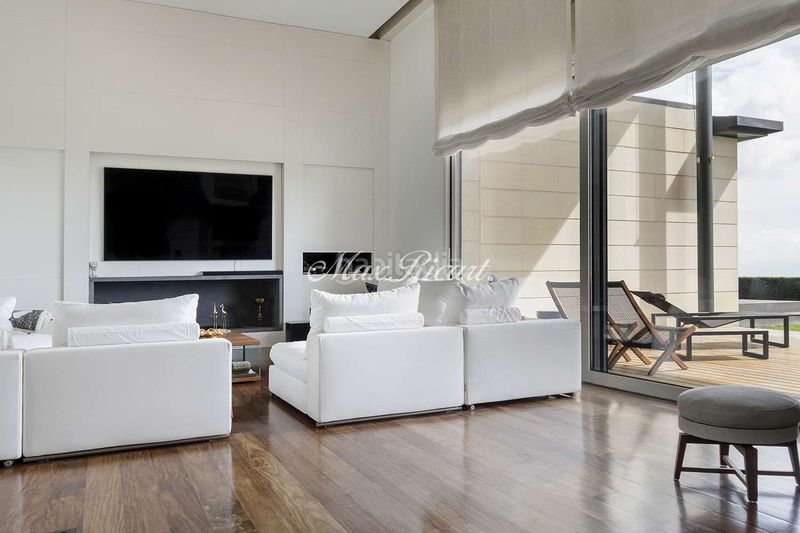 Foto 1628cfb2-2235-483d-8bf4-2a90e378d9be. Casa amb calefacció aparcament piscina a Sarrià Barcelona