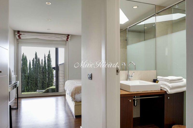 Foto 1c8caf9b-0611-4438-aab1-ea7eb9c4d807. Casa amb calefacció aparcament piscina a Sarrià Barcelona