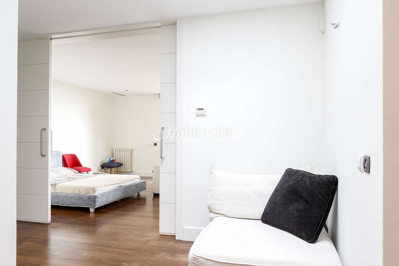 Foto 38c5de04-6f58-48a1-bed1-11c6e77e308c. Casa amb calefacció aparcament piscina a Sarrià Barcelona
