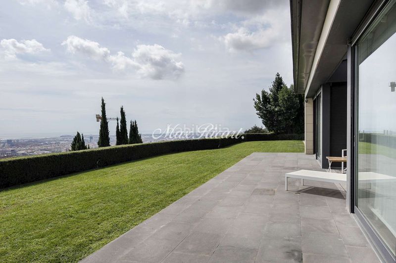Foto 6177da1f-e071-4823-8f68-638b2c7e7291. Casa amb calefacció aparcament piscina a Sarrià Barcelona