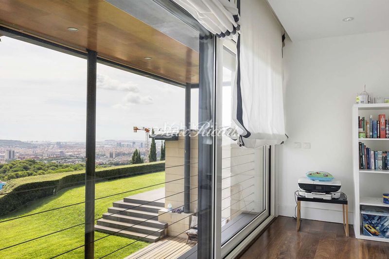 Foto ca1d943b-cab1-4633-b56a-448c0b9fd424. Casa amb calefacció aparcament piscina a Sarrià Barcelona