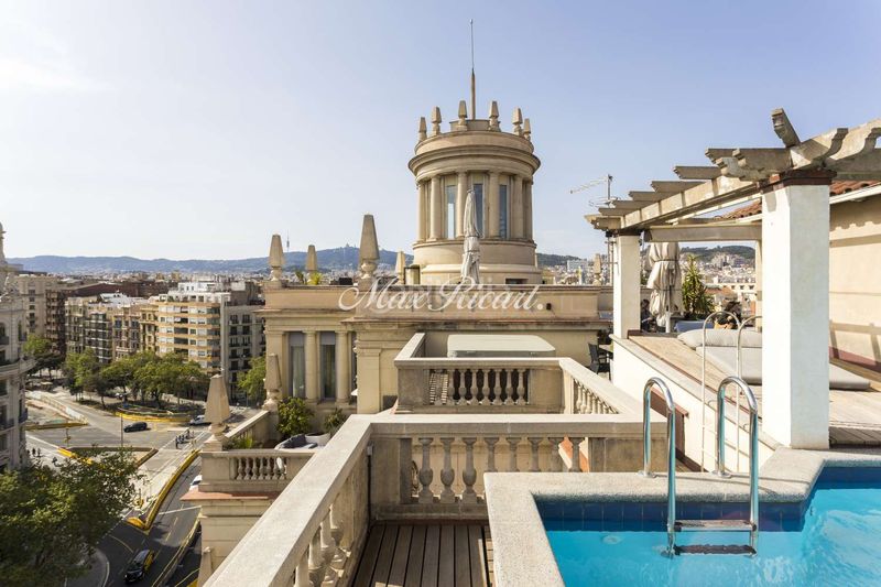 Foto 0eaedf02-1989-4e7f-a46b-57eb59b778ca. Ático impresionante ático con piscina y vistas 360 sobre la ciudad en el eixample derecho 284m en Barcelona