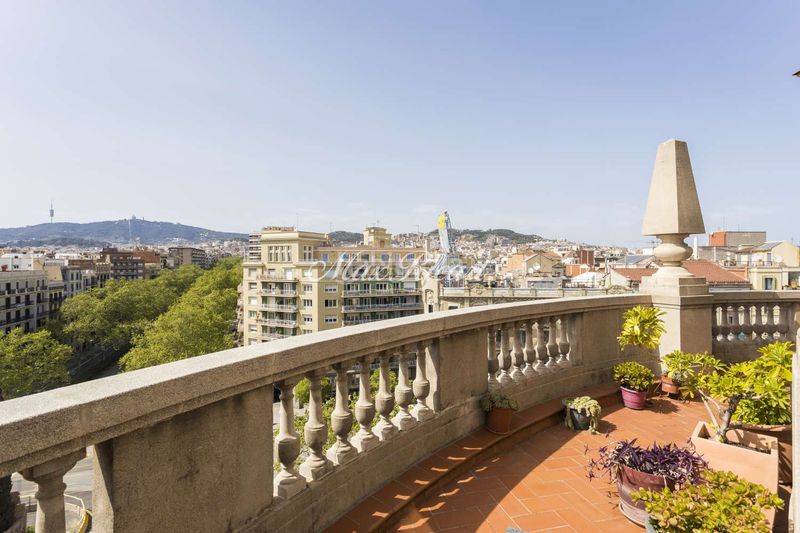 Foto ad4c9098-3bc3-4585-8b3c-0f036c68c6e2. Ático impresionante ático con piscina y vistas 360 sobre la ciudad en el eixample derecho 284m en Barcelona