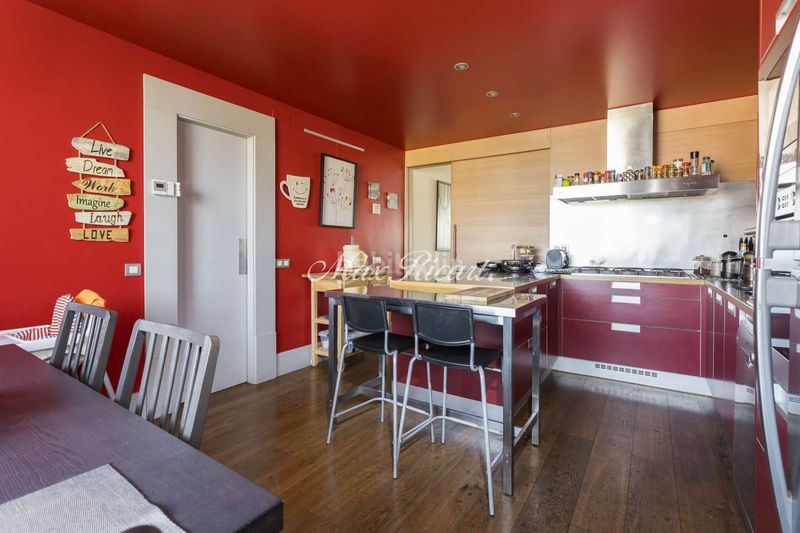 Foto b5588fa4-3cc9-4dca-8f09-ff6184c97dd7. Ático impresionante ático con piscina y vistas 360 sobre la ciudad en el eixample derecho 284m en Barcelona