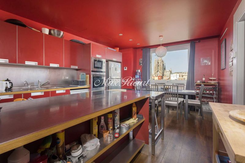 Foto ef9f4805-36d5-4d2a-b02a-8ead396af700. Ático impresionante ático con piscina y vistas 360 sobre la ciudad en el eixample derecho 284m en Barcelona