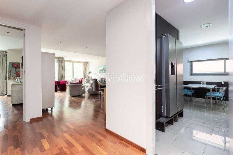 Foto 24a7f1b2-1c76-47c2-9f02-b313f872407a. Location appartement avec chauffage parking dans Tres Torres Barcelona