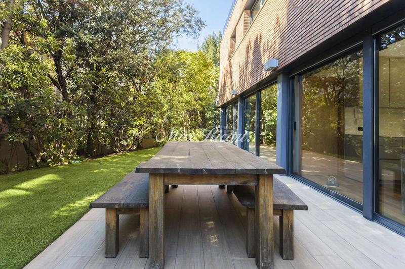 Foto b5744f06-a09e-468d-a35f-01c2719d3b66. Casa amb calefacció aparcament piscina a Sarrià Barcelona