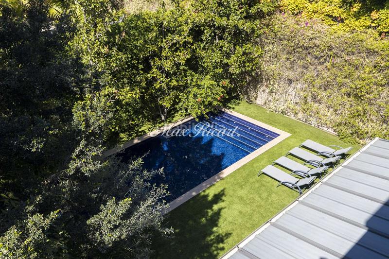 Foto e0ba508f-58df-4ae9-a255-b2cec7798b1b. Casa amb calefacció aparcament piscina a Sarrià Barcelona