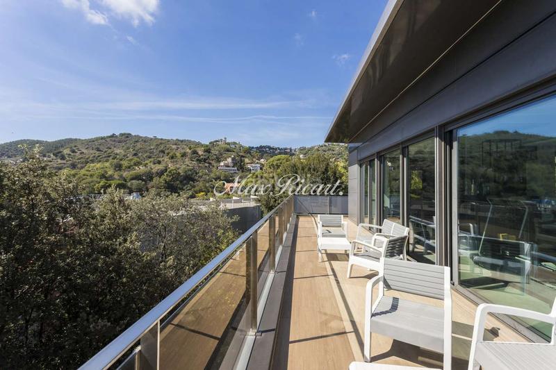 Foto e34d9117-9e51-42b5-8323-fe933529c697. Casa amb calefacció aparcament piscina a Sarrià Barcelona