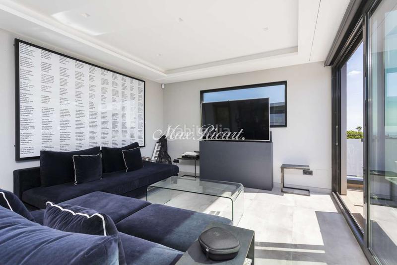 Foto f51ae6ae-045e-4dcf-88c7-6a8ac6e91aff. Casa amb calefacció aparcament piscina a Sarrià Barcelona