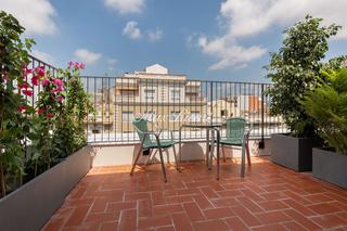 Alquiler Ático en Dreta de l´Eixample. Ático amueblado con terraza privada en el eixample