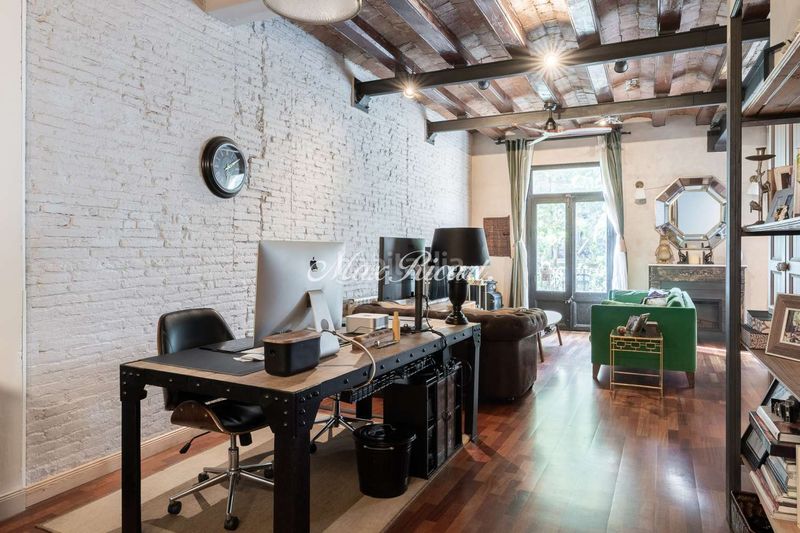 Foto 98a30298-a5de-4c47-b1fc-8da6fc633399. Pis amb calefacció a St. Pere - Sta. Caterina - El Born Barcelona