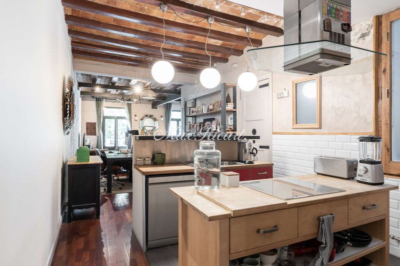 Foto f9b8c070-a798-4393-be81-7699dbd84402. Pis amb calefacció a St. Pere - Sta. Caterina - El Born Barcelona