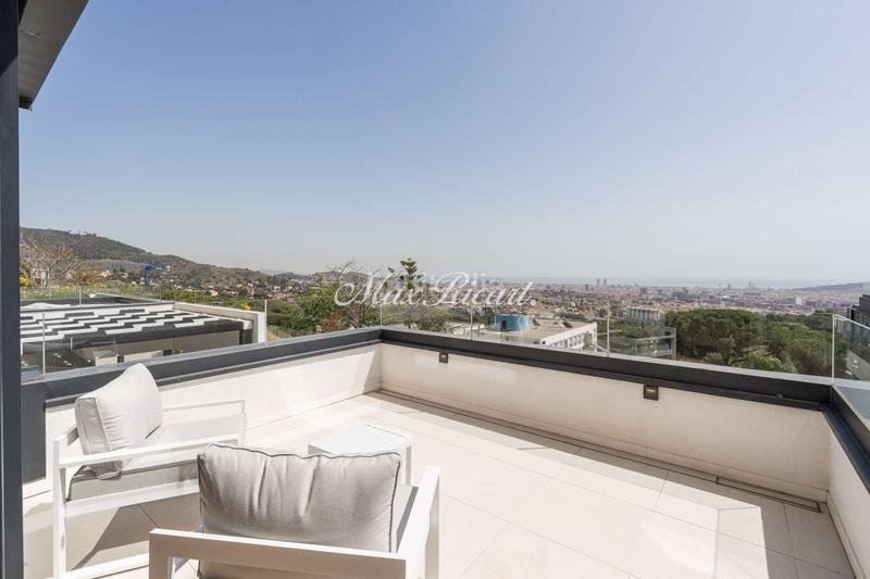 Foto 3e0b0874-2b66-4e45-b3e6-e0f7cf2a2ad5. Affitto casa con riscaldamento parcheggio piscina in Barcelona