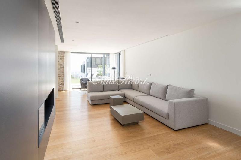 Foto a4f3fb34-98ab-4da4-b69f-44fe6740412e. Affitto casa con riscaldamento parcheggio piscina in Barcelona