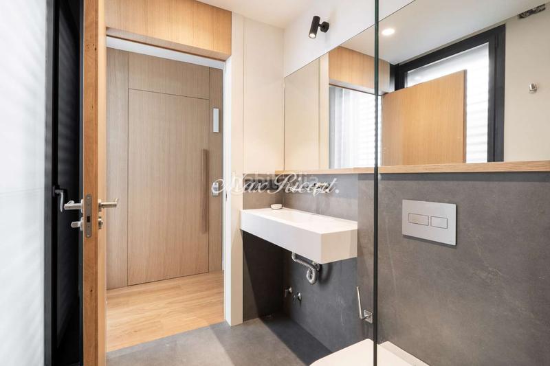 Foto a9cd08f2-facc-405f-8a83-0fc41c2ce6e4. Affitto casa con riscaldamento parcheggio piscina in Barcelona