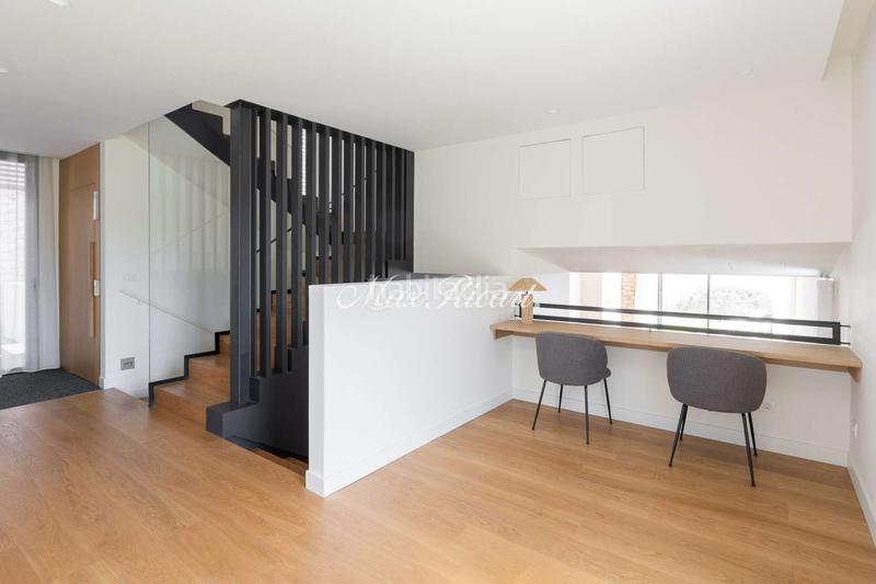 Foto e0b33c40-7db9-4cc6-952a-fbe46c7d5481. Affitto casa con riscaldamento parcheggio piscina in Barcelona