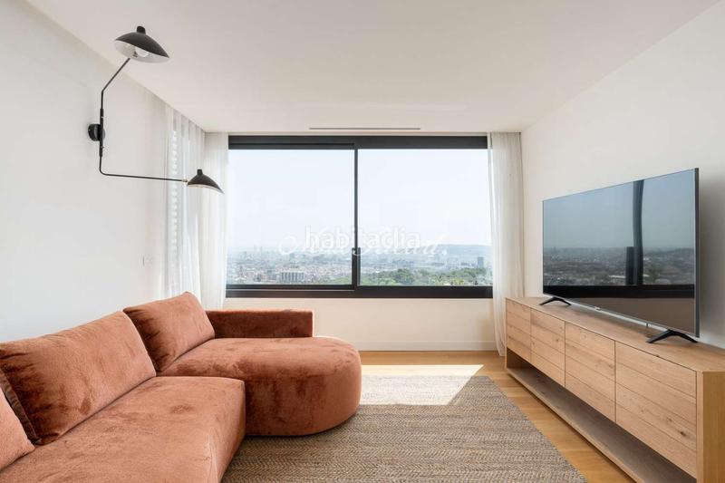 Foto eb284639-9837-4053-b2a2-c5d1d8980924. Affitto casa con riscaldamento parcheggio piscina in Barcelona