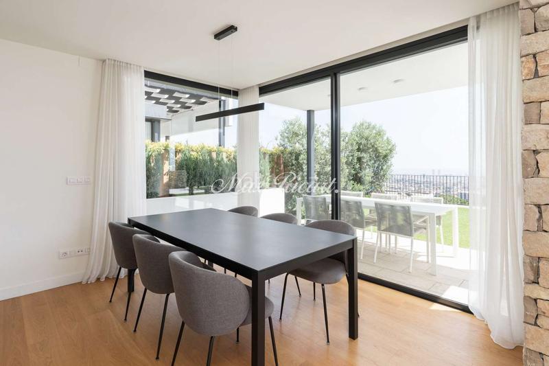 Foto 25b57af2-63ff-4cd5-b13b-c041f6c0ce38. Alquiler casa increíble casa con piscina privada en sarriá en Barcelona