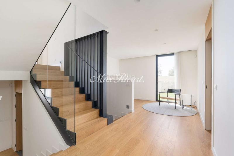 Foto 2ff5a91b-9c0d-4cf4-a23e-f891d271665f. Alquiler casa increíble casa con piscina privada en sarriá en Barcelona